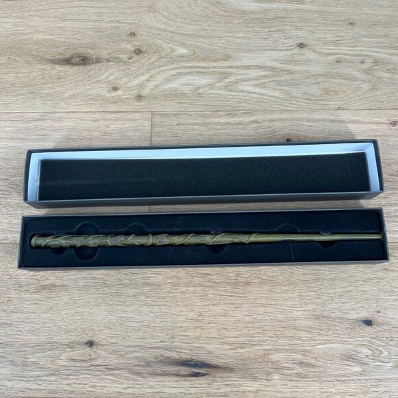 Wizarding World of Harry Potter Universal Studios Hermione Granger Wand Orlando - Picture 1 of 8